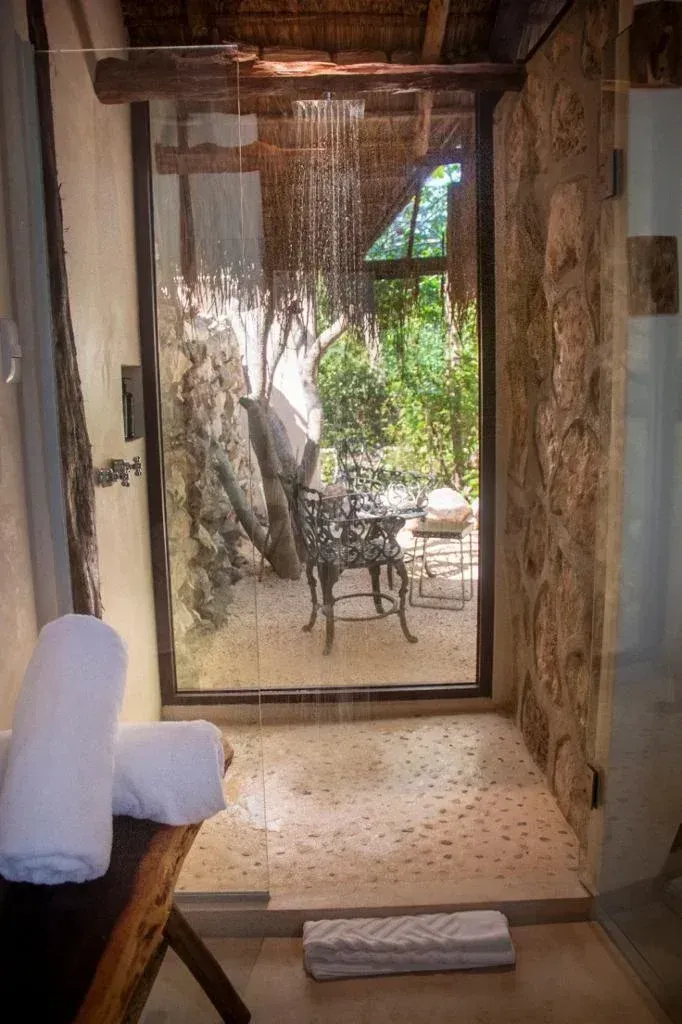 Eco Maya Cabin of stone and palapa in the jungle of Tulum, Pepem (5)